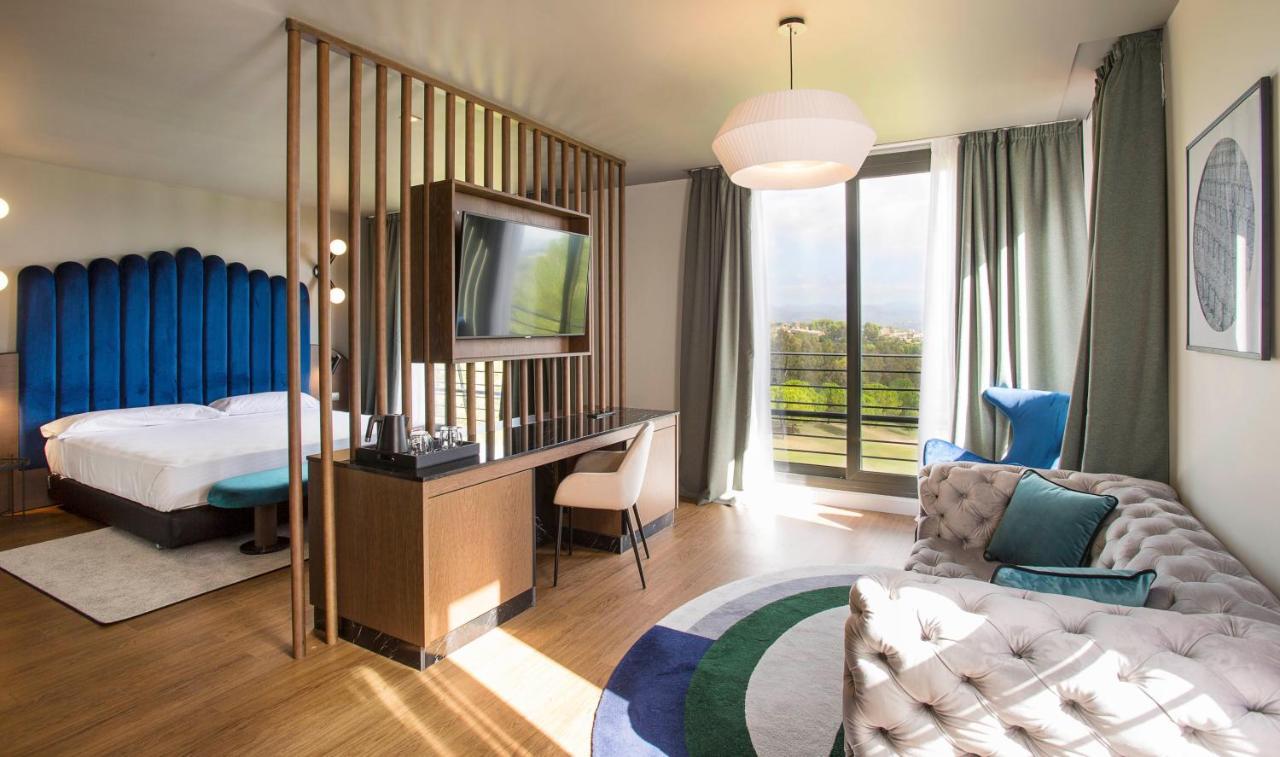 Dolce By Wyndham Barcelona Resort Sant Esteve Sesrovires Exterior photo
