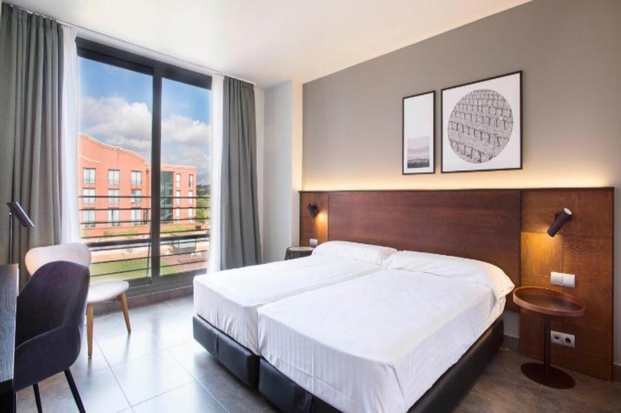 Dolce By Wyndham Barcelona Resort Sant Esteve Sesrovires Exterior photo