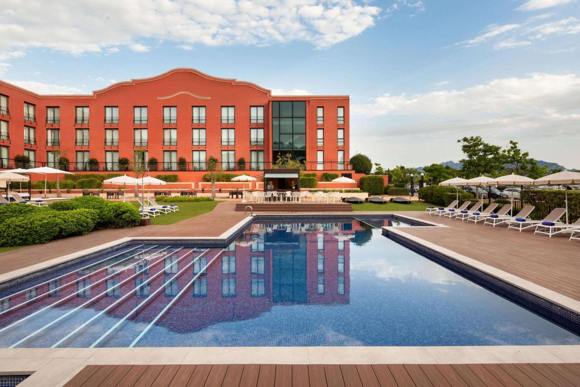 Dolce By Wyndham Barcelona Resort Sant Esteve Sesrovires Exterior photo