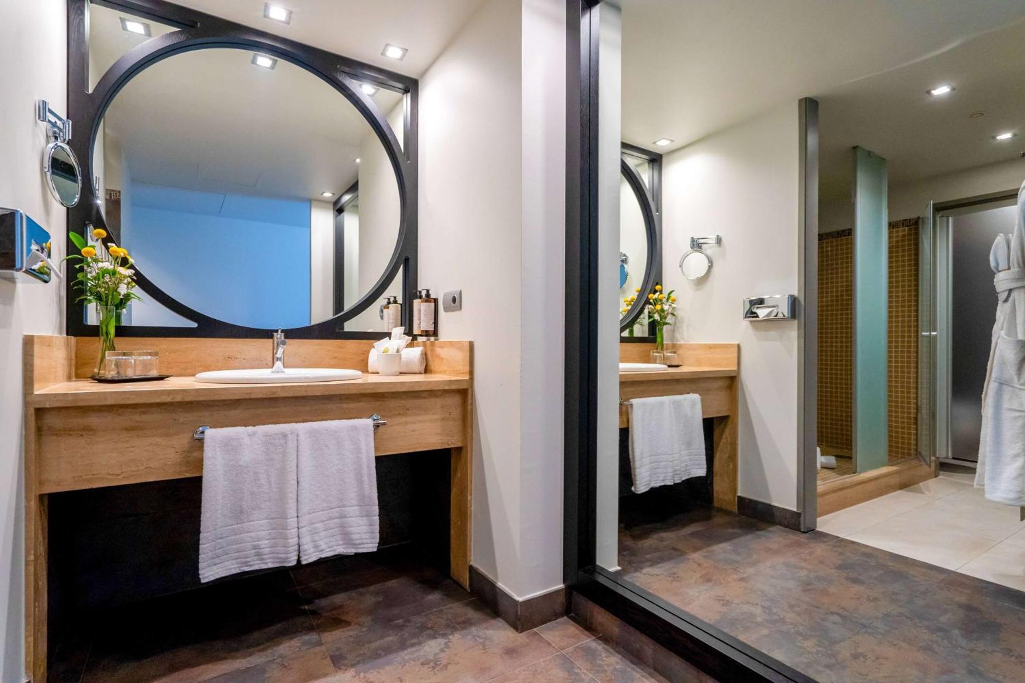 Dolce By Wyndham Barcelona Resort Sant Esteve Sesrovires Exterior photo