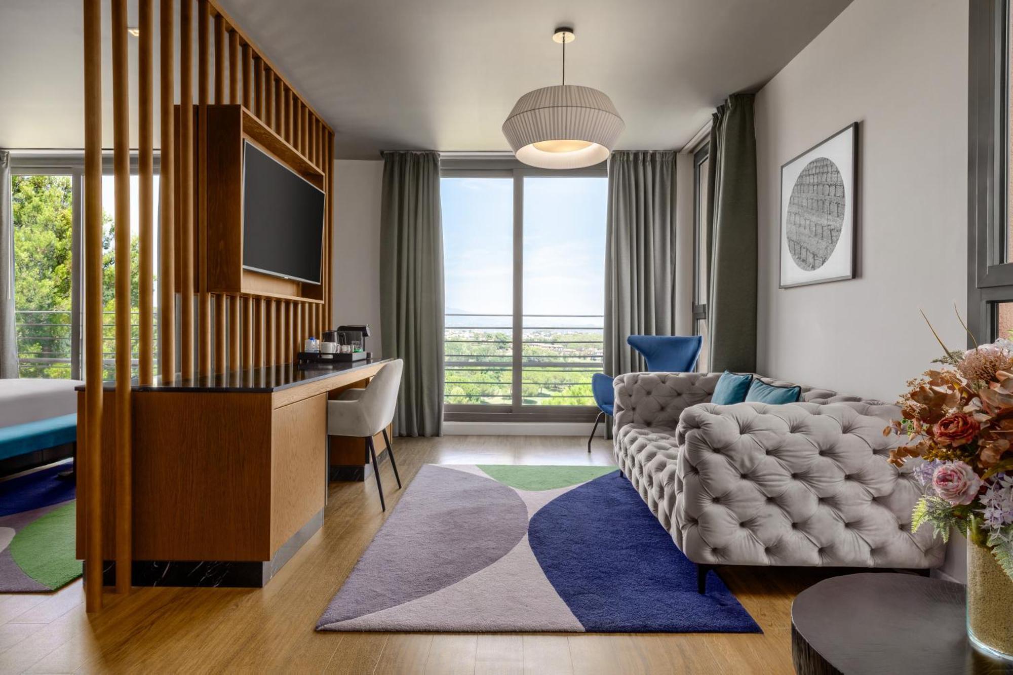 Dolce By Wyndham Barcelona Resort Sant Esteve Sesrovires Exterior photo